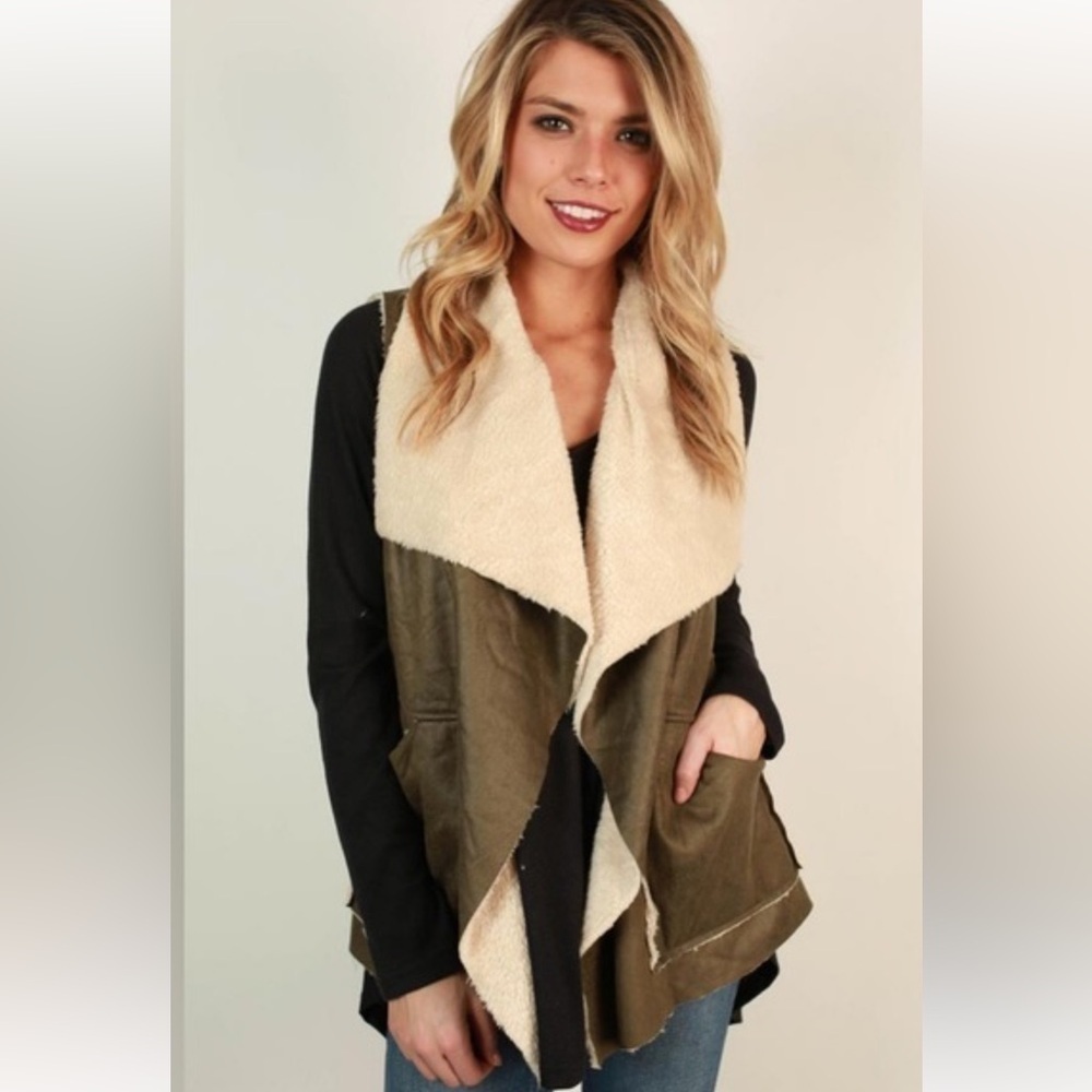 PPLA Dark Green Suede Sherpa fur vest size small oversized